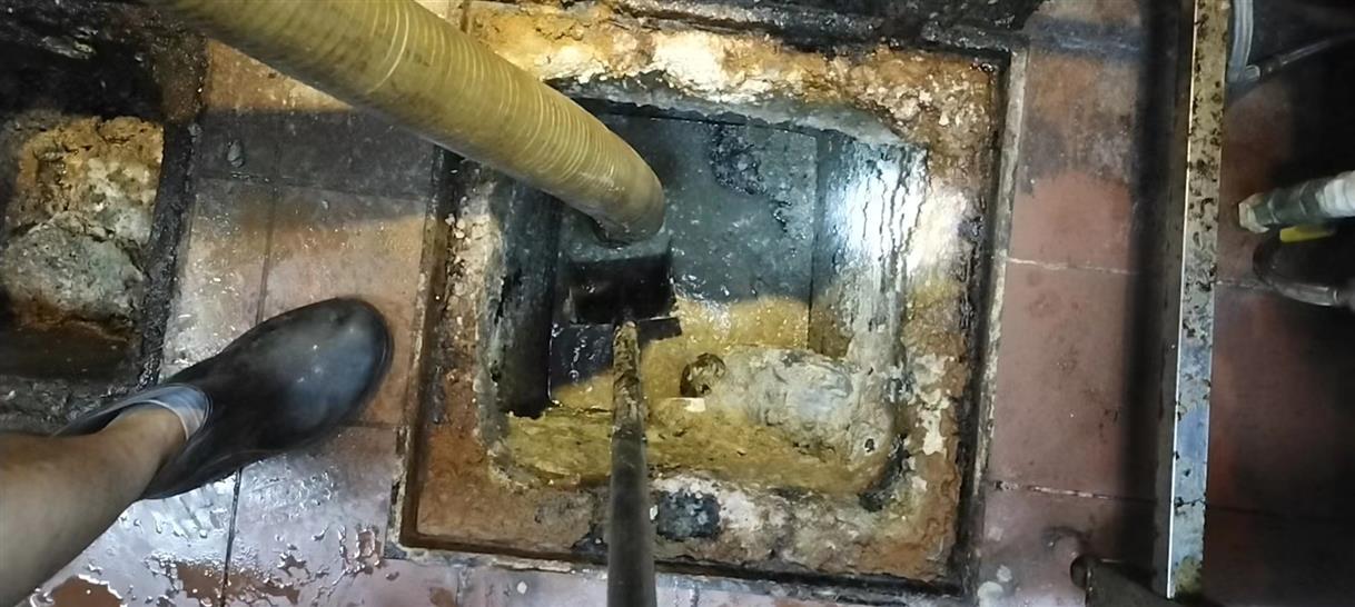 源城化油池清理-污水池清掏